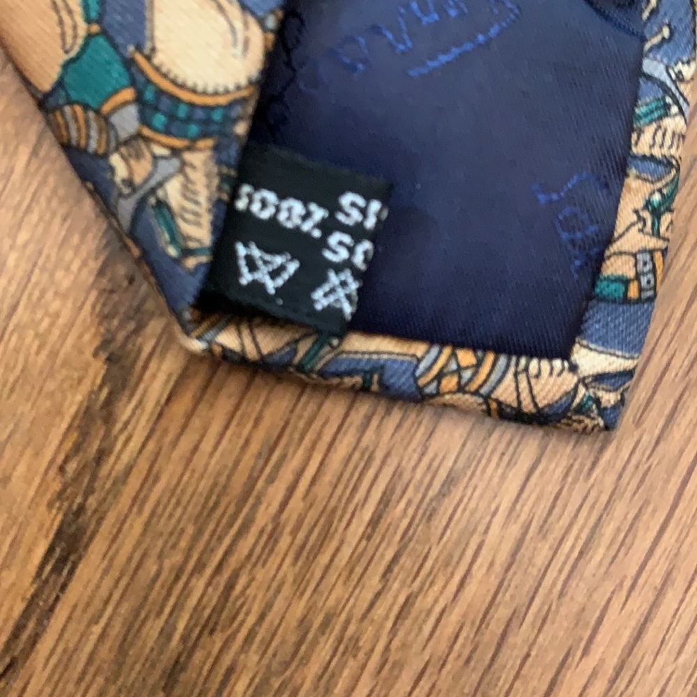 Salvatore Ferragamo Tie - Picture 5 of 10